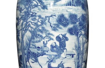 A soft-paste blue and white vase, Qing dynasty, 18th-19th century