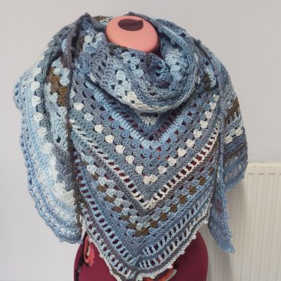 Châle au crochet en qualité Caprice