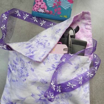 Une pettite sacoche en couture...