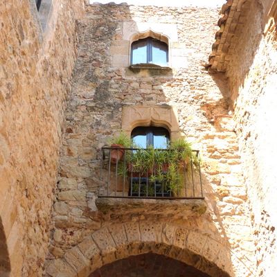 Costa Brava IV :Un village médieval ,Pals