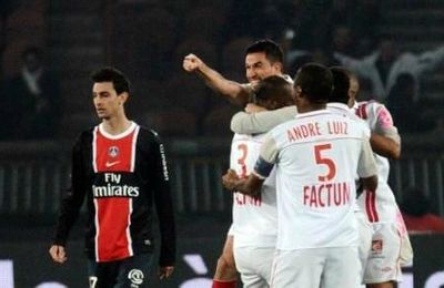 Le Paris-Saint Germain trébuche, mais reste leader