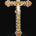 Beau Crucifix en corail et nacre. Sicile, Trapani, fin XVIIe-début XVIIIe siècle
