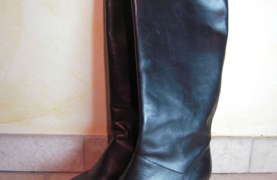 C165 : Bottes noires P.37