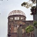 Hiroshima - dôme conservé tel quel en mémoire du désastre - été 99