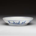 Official kiln blue and white flower plate, Ming dynasty (1368-1644)