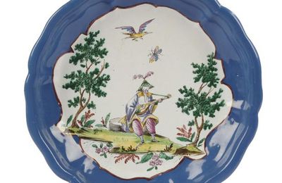 Milan. Plat rond en faïence décor polychrome au centre d'un Chinois, Manufacture de Clérici. XVIIIe siècle