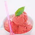 YAOURT GLACE AUX FRAISES..