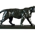 Antoine Louis Barye (1795-1875) "Tigre qui marche sur plinthe".  