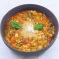 Minestrone aux petites pâtes grecques