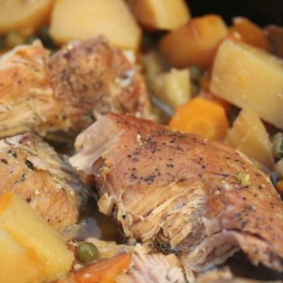 Rouelle de porc et sa printanière de légume en mijoteuse.