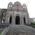 LE PUY-EN-VELAY (43) - L'intérieur de la cathédrale Notre-Dame de l'Annonciation