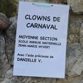 Des clowns acrobates