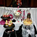 Ma sweet table en rose et noir pour Halloween - Halloween Dessert table - Black and Pink halloween a little Hello Kitty