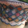 Des little grannies a'crochet et en toque