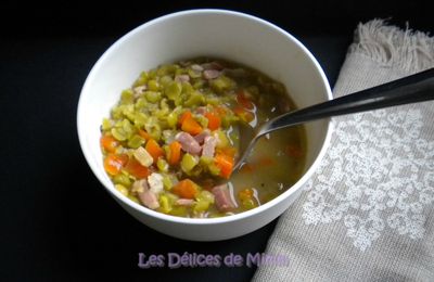 Soupe paysanne aux pois cassés et aux lardons