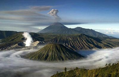 336e au 338e jour : Le Volcan Bromo dans la brume