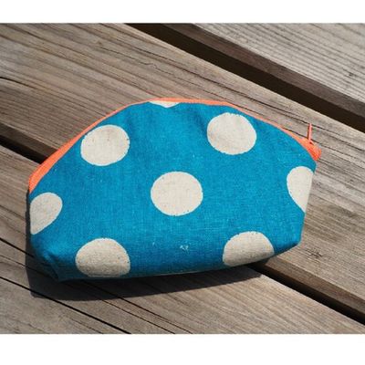 Voici deux porte monnaie. Claire m'en avait