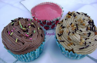 Trio de muffins : café, fraises, Nutella