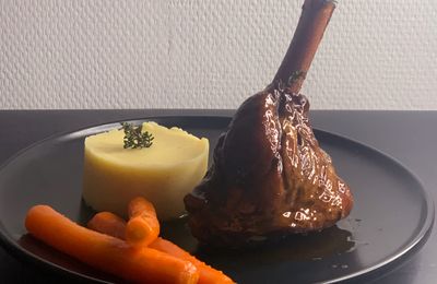 Souris d’agneau confites au miel et au thym