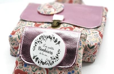 Sac tissu et simili cuir et sa pochette assortie