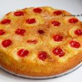 Gâteau yaourt aux petites pêches et cerises confites