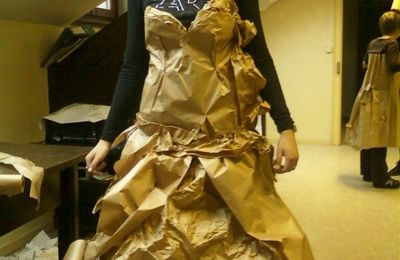 une ptite robe en papier craft 