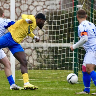 LES HIRSONNAIS FRAPPENT FORT.