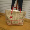 Grand cabas en toile de jute de sac à café recyclé GUATEMALA - réversible - étoile rouge - Modèle unique