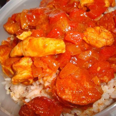 Sauce piquante aux poivrons, chorizo et poulet