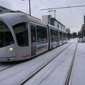 tramway sous la neige