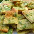 Fougasse au pesto d'oignons nouveaux et parmesan