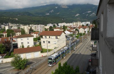 Les secondes périphéries urbaines, zones blanches grandes oubliées du transport lourd en «province» (étude)*