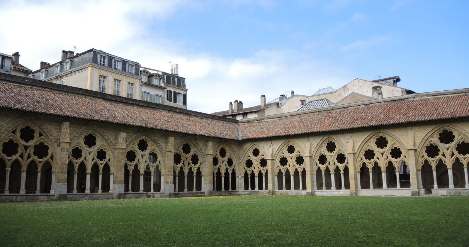 Bayonne, cloitre de la cathédrale. (64)