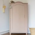 Armoire anglaise vintage vieux rose