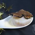 Saint-Jacques poêlées, sauce au foie gras à la truffe