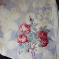 1410 - Tissu ancien bouquets de roses 70 x 125 cm