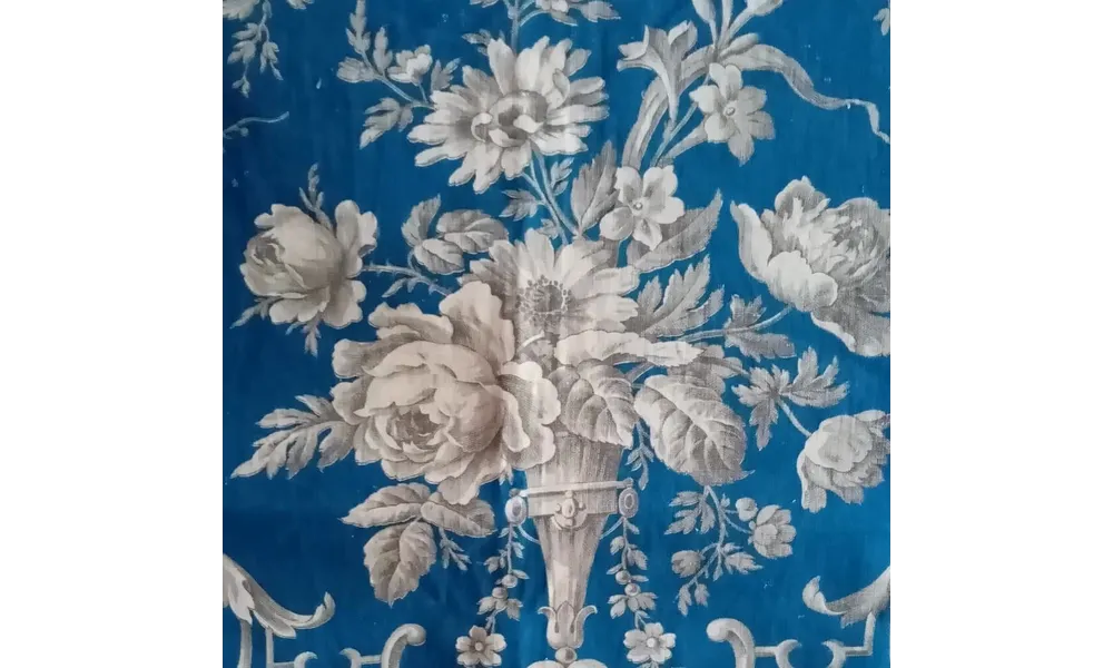 15-313 Magnifique tissu ancien 19thcentury bleu oiseaux et vase medicis