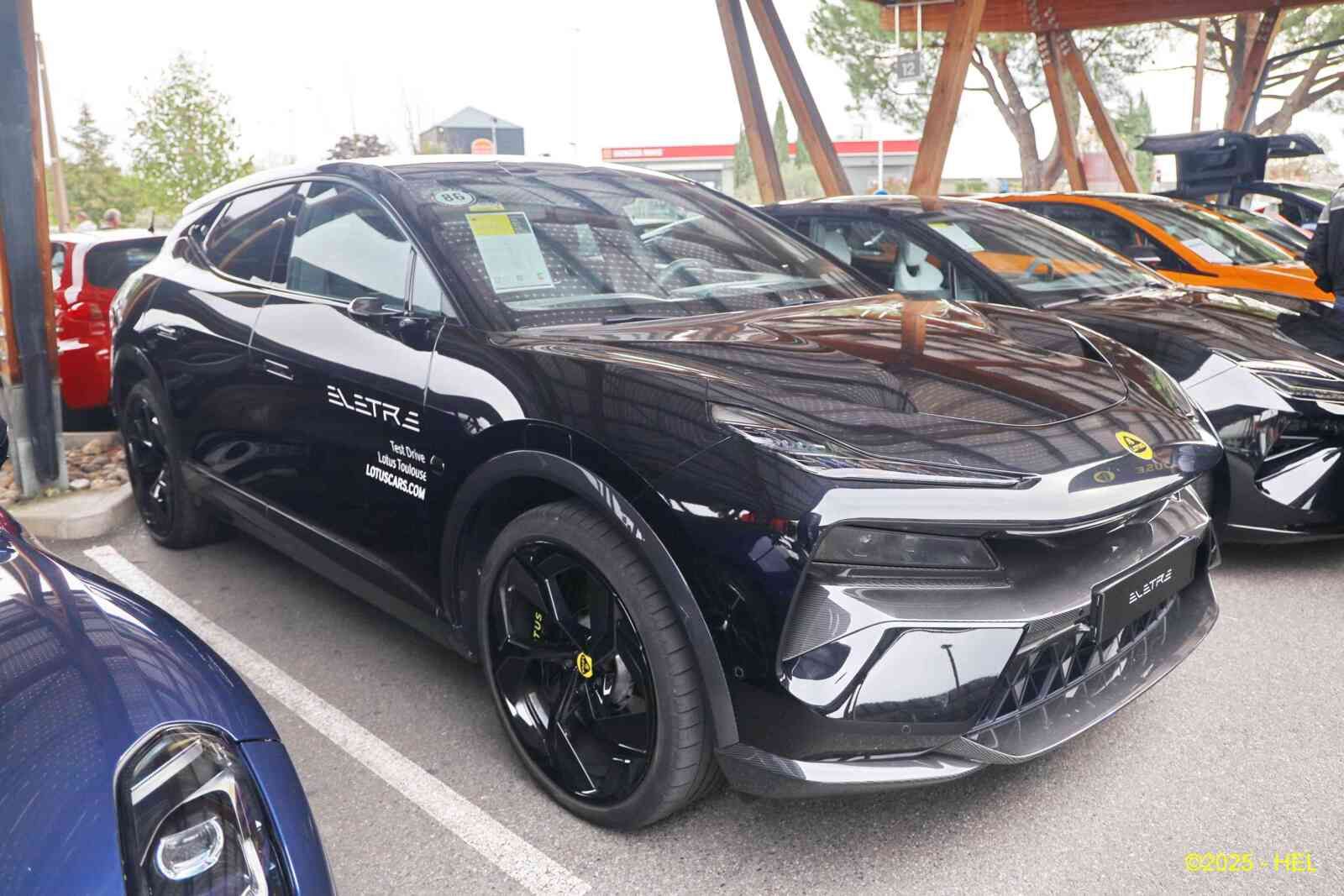 Lotus Eletre (electrique)_06 - 2022 [UK] HL_GF