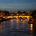 Le Pont Neuf (de nuit et depuis le pont Saint Michel)
