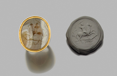Bague. Agate rubanée et or. Intaille, XVIIe siècle