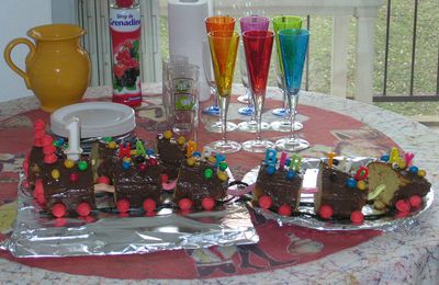 Gâteau petits Trains