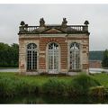Petit pavillon parc du chateau de Dampierre