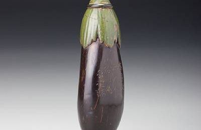 'Eggplant'and "pumpkin" snuff bottles @ Bonhams Hong Kong