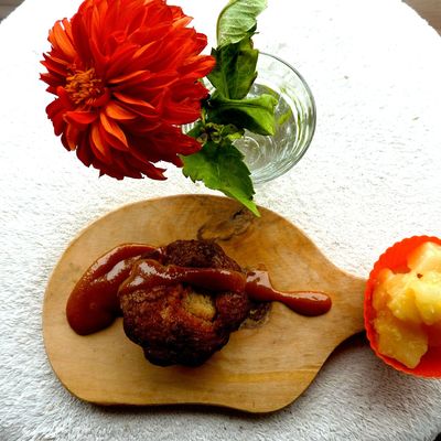 Muffin d'automne, compote d'automne et sauce d'automne.