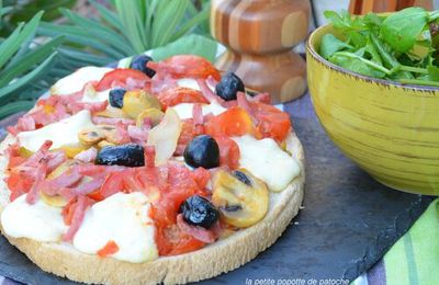 BRUSCHETTA aux CHAMPIGNONS , TOMATES , MOZZA 