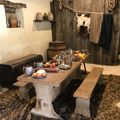 Art de la table (Vaisselle, couverts et verrerie).