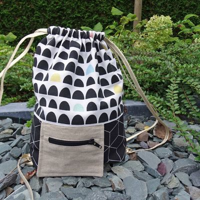 Pack 'n go, of een superleuk turnzakje uit restjes stof !