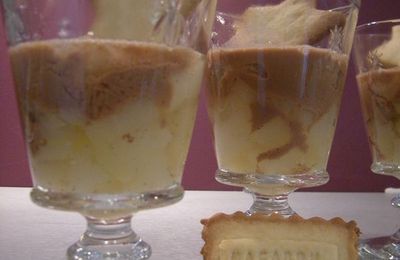 Coupe poires sauce carambars