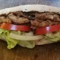 Sandwich Kebab Maison...avec Salade, tomate, Oignon? et Pita ou galette ?