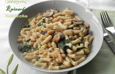 "One pot pasta" ou pâtes aux champignons, épinards et haricots blancs, sans gluten et sans lactose
